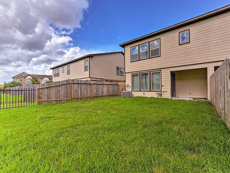 3322 Harvest Meadow Ln — Photo 27