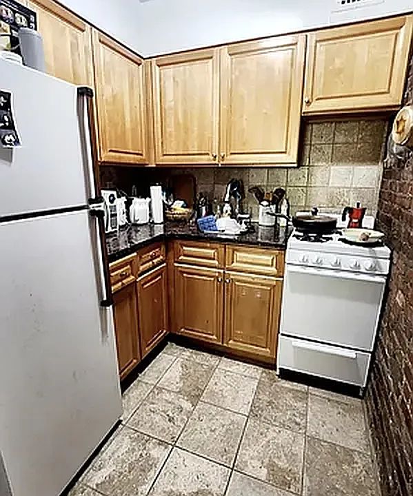 2nd image of 154 W 74th St #2F