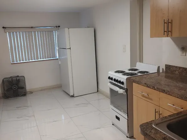 6 Miami Gardens Rd #1, Hollywood, FL 33023