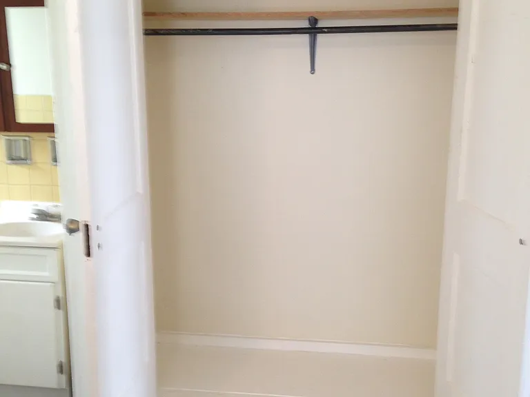 142 Lafayette Ave — Photo 7