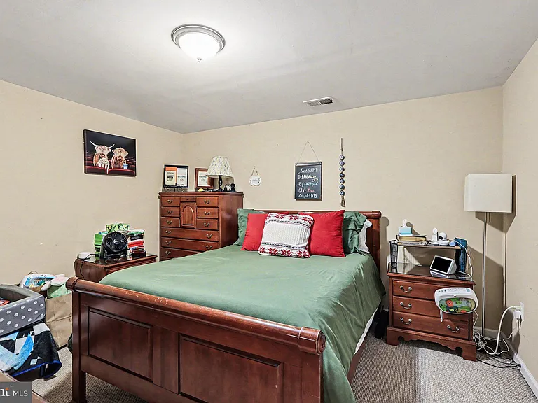 7409 Lake Dr — Photo 28
