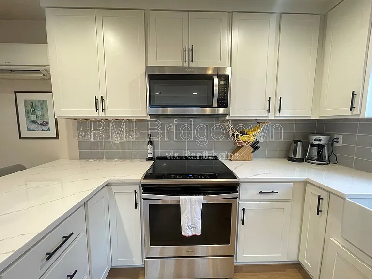 6517 SE Woodstock Blvd #B — Photo 8