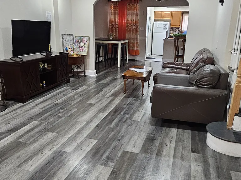 175 N Carol Blvd — Photo 3