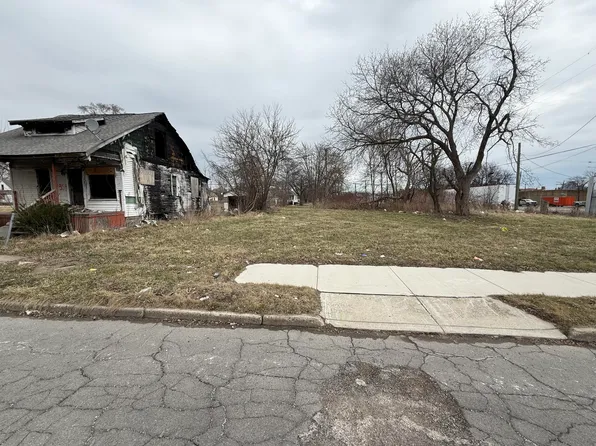 13552 Sunset St, Hamtramck, MI 48212