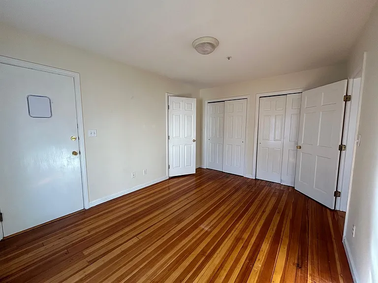 5 Locke St #2 — Photo 6