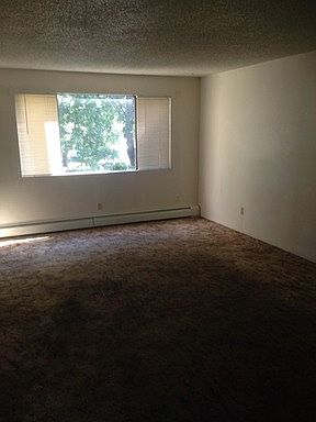 5th image of 527 W Alder St APT D204
