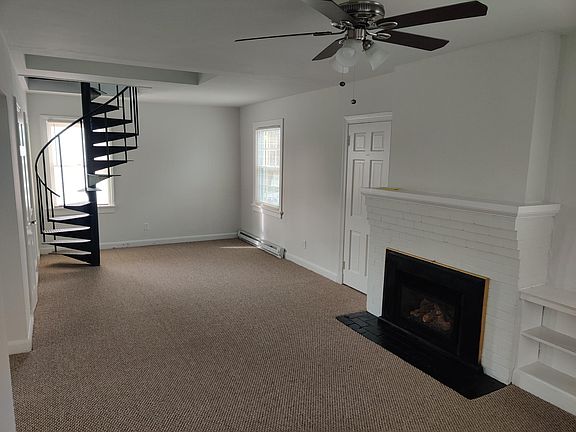 5th image of 2105 Pinetree Dr