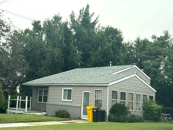 2nd image of 908 Wanda Rd