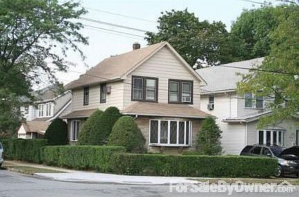 1st image of 22439 Davenport Ave