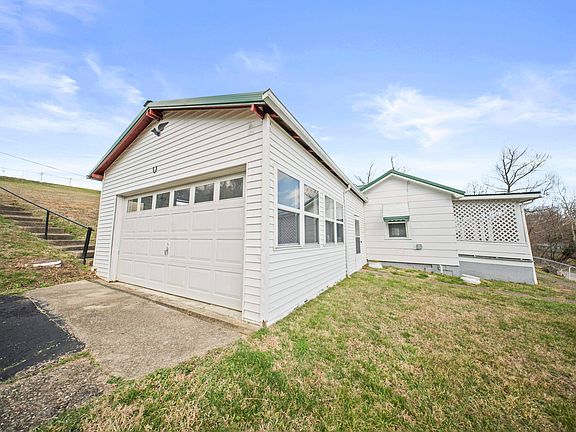 3rd image of 481 Barger Hill Rd