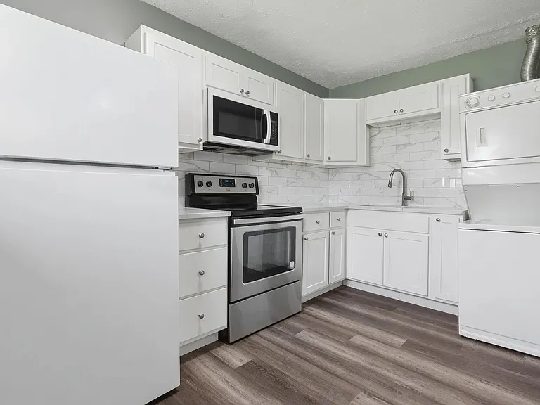 382 S Hague Ave #MAIN — Photo 2