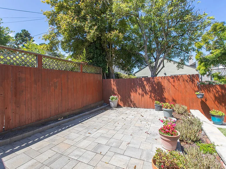 80 Castenada Ave — Photo 18