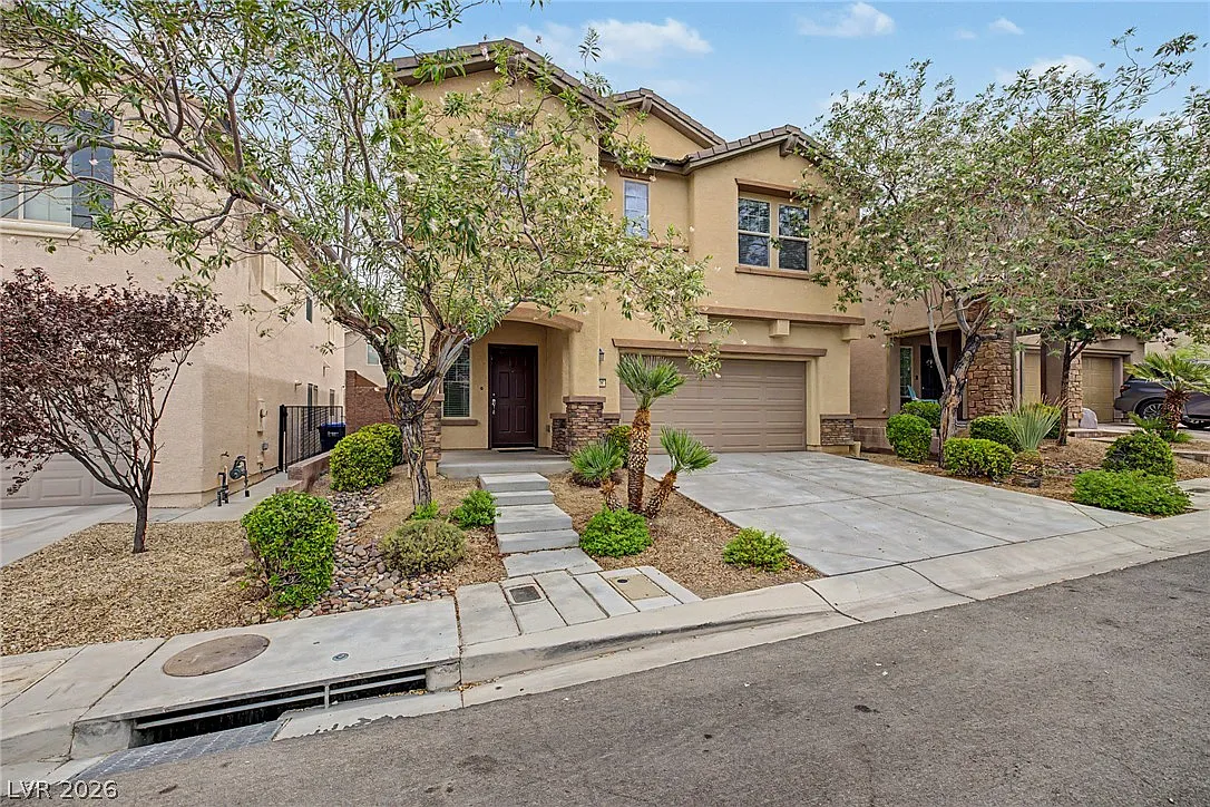 3 bed, 2.5 bath, 2357 sqft, $2,425 — Photo 2