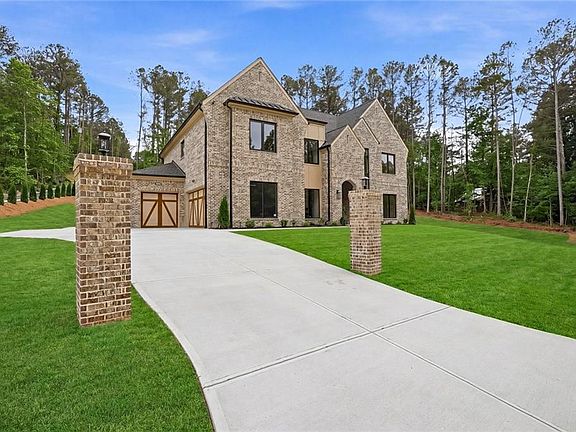 2nd image of 1557 Whitley Rd