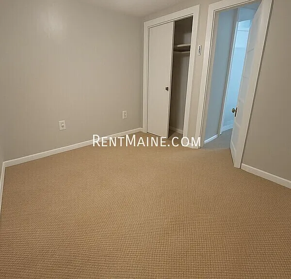 409 4th St #5 — Photo 8