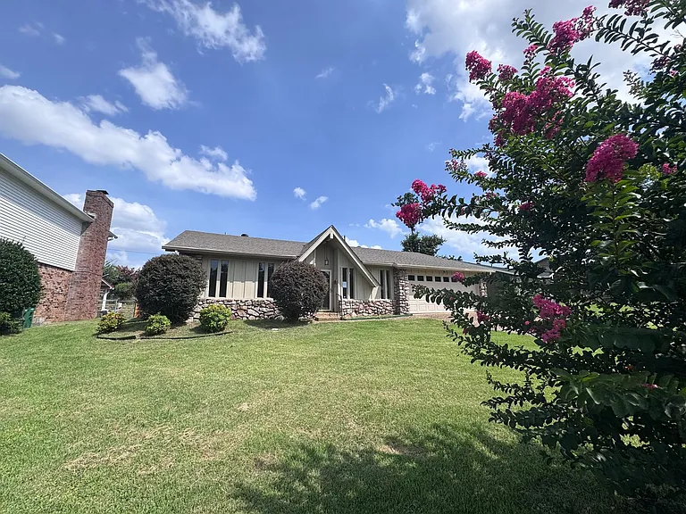 1115 Briar Creek Rd — Photo 97