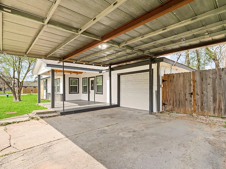 2222 Peppermill Rd — Photo 3
