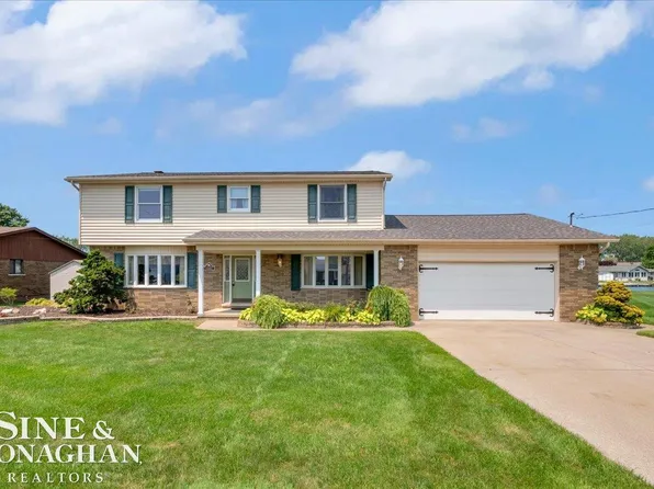 7252 Cardinal Rd, Algonac, MI 48001