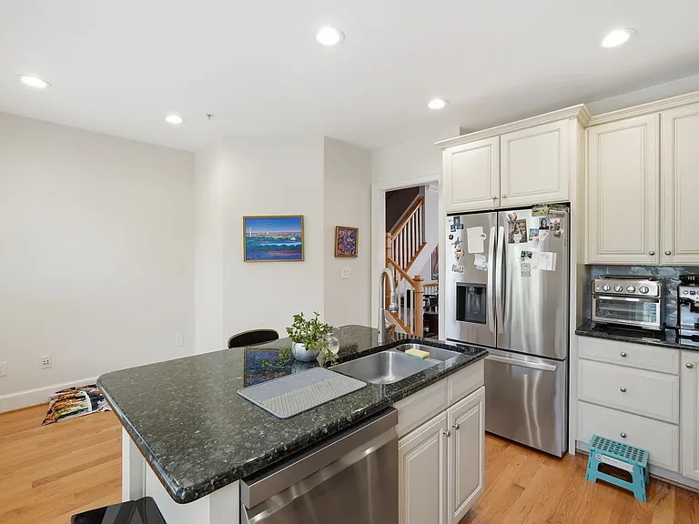 1358 S Carolina Ave SE — Photo 12