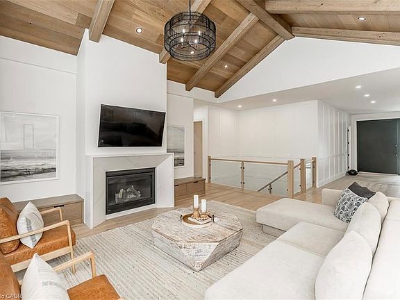 5th image of 11 Glen Eagle Ct