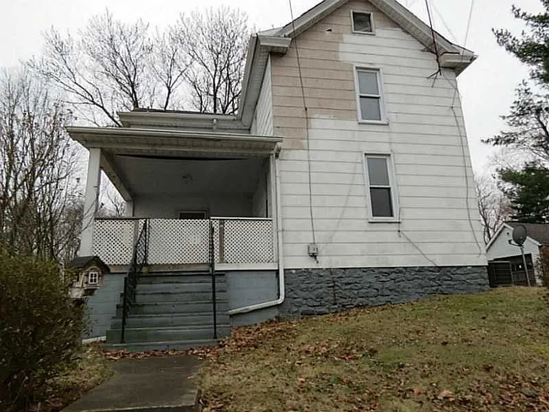 209 Fairview St photo 1