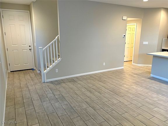 4th image of 4740 Illustria Ave