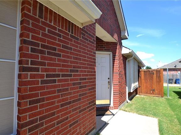 2nd image of 1622 Myrtle Dr