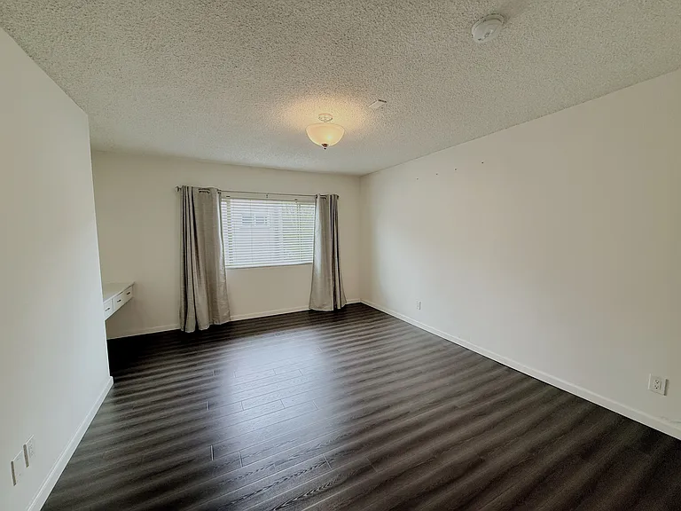 10809 Camarillo St #1 — Photo 10