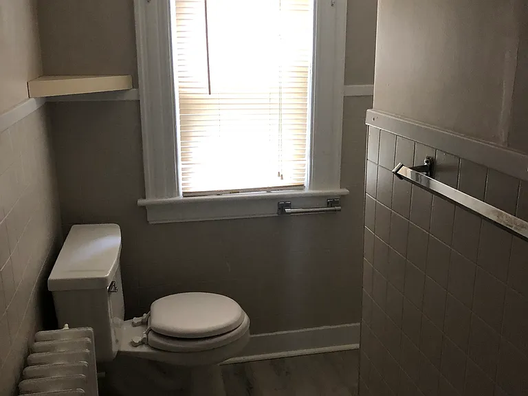 140 Cottage St #1 — Photo 10