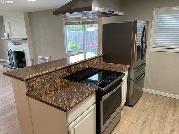 3rd image of 3029 Livingston St NE