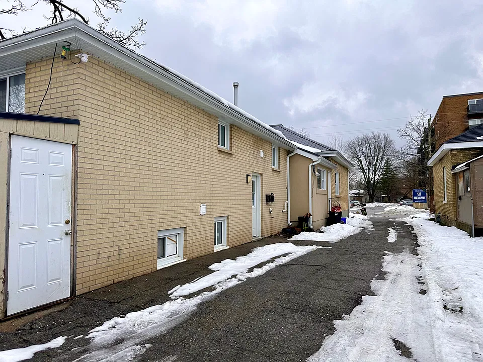 Building Photo 4