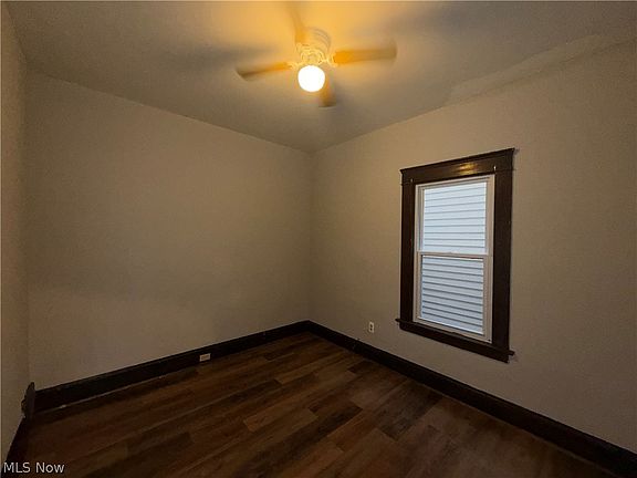 4th image of 3342 W 82nd St