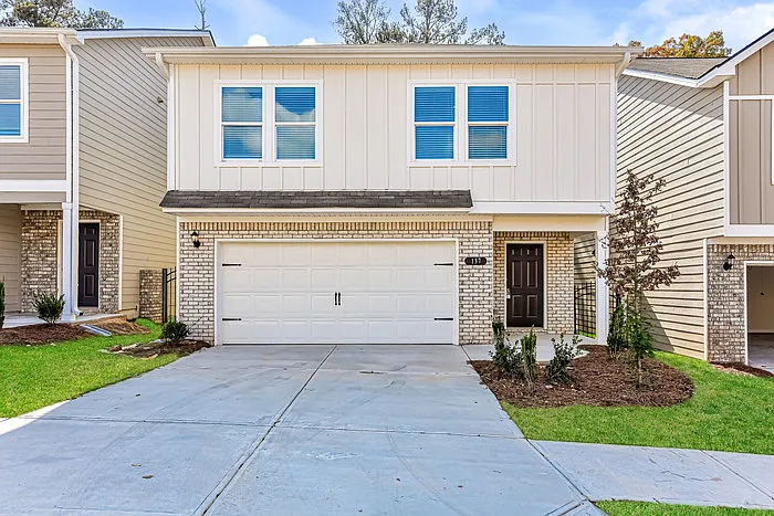 4 bed, 2.5 bath, 1970 sqft, $2,045 — Photo 1