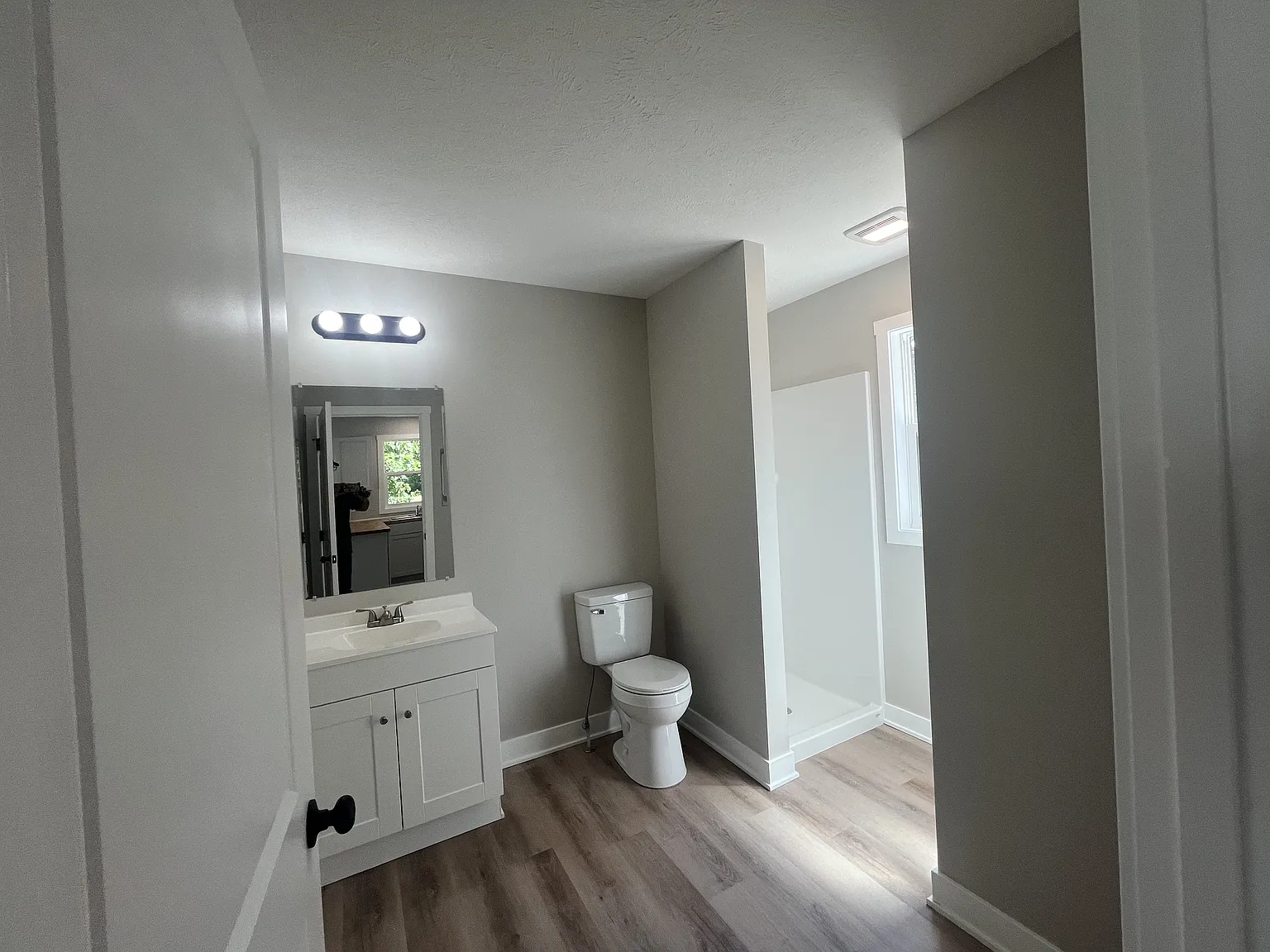 1 bed, 1.0 bath, $1,050 — Photo 2
