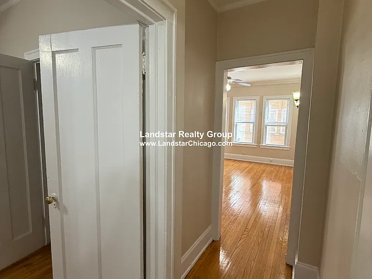 4937 N Whipple St #1E — Photo 12