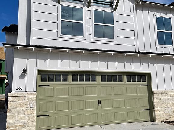 3rd image of 203 Sapphire Dr #801