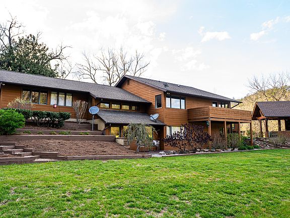 3rd image of 4242 Pearl Valley Rd