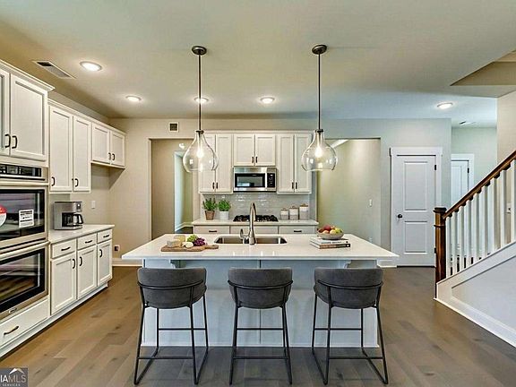 4th image of 37 Radian Way