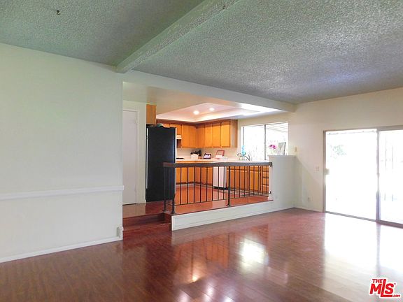 5th image of 15303 Tacuba Dr