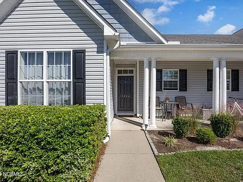 1004 Hampton Ct Photo 1