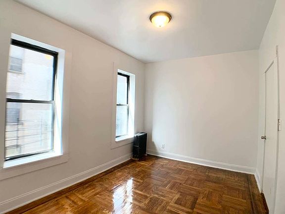 3rd image of 1342 E 18th St #B8
