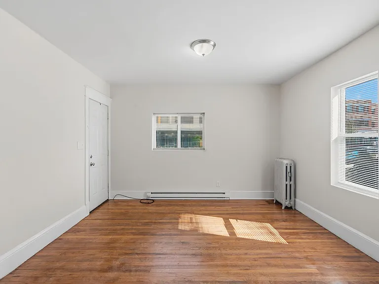 735 Union St — Photo 15