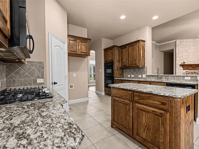 1731 Teakwood Dr — Photo 11