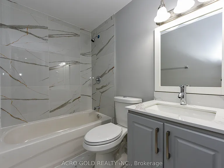 19 Hoskins Sq — Photo 25