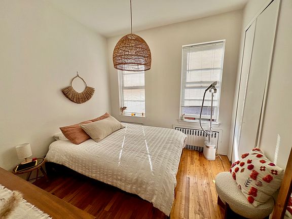 2nd image of 206 E 17th St APT 5A
