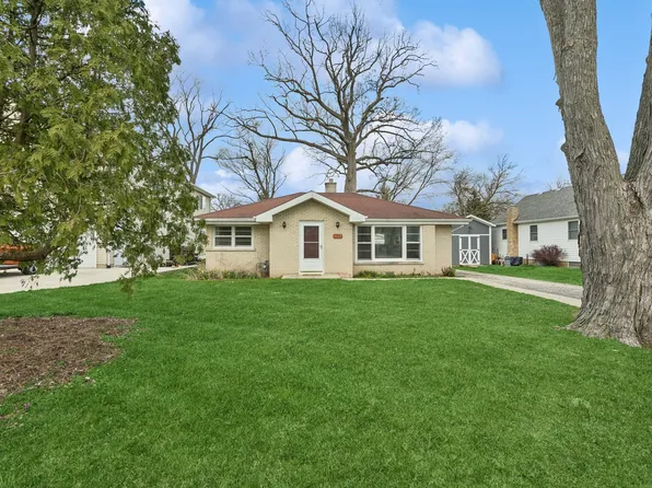 5112 W Fountain Ln, McHenry, IL 60050