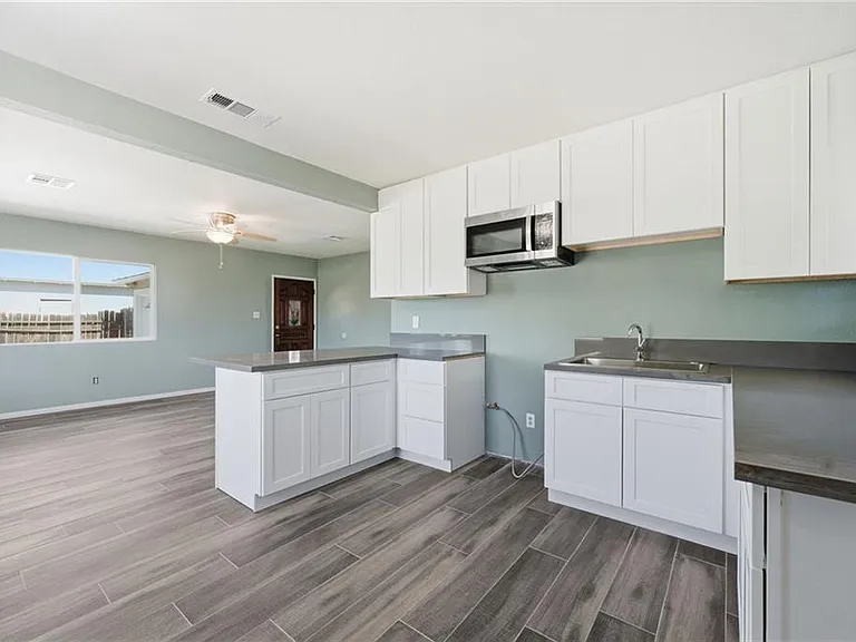 409 W Camellia Way — Photo 13