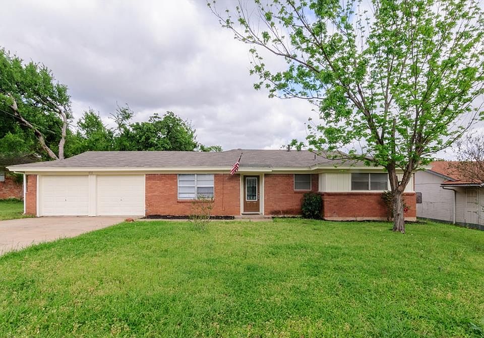 1st image of 832 McCurry Ave