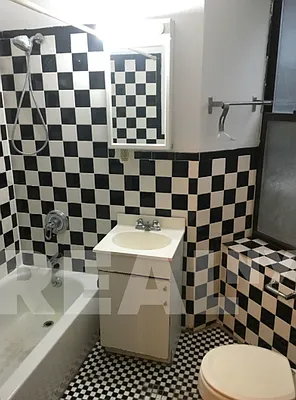 Rented by REAL New York | media 30