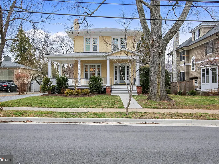 3515 Bradley Ln — Photo 1